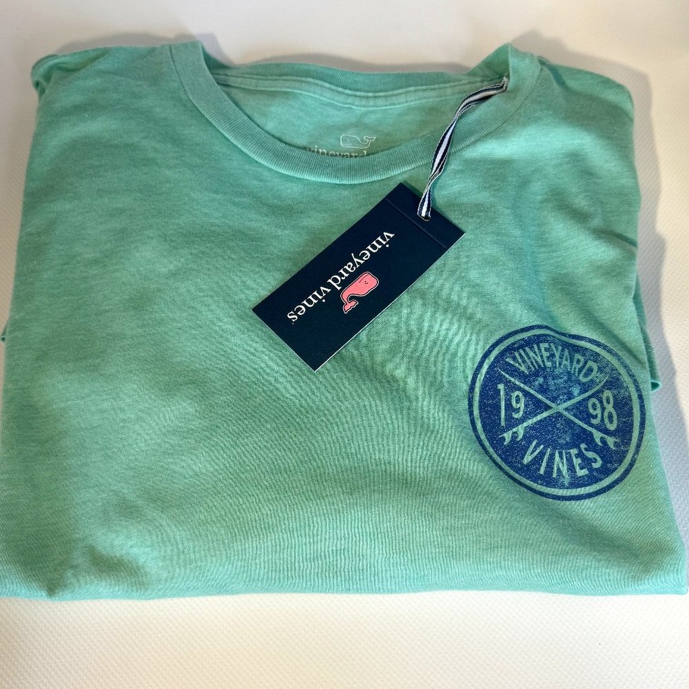 Vineyard Vines T Shirt
